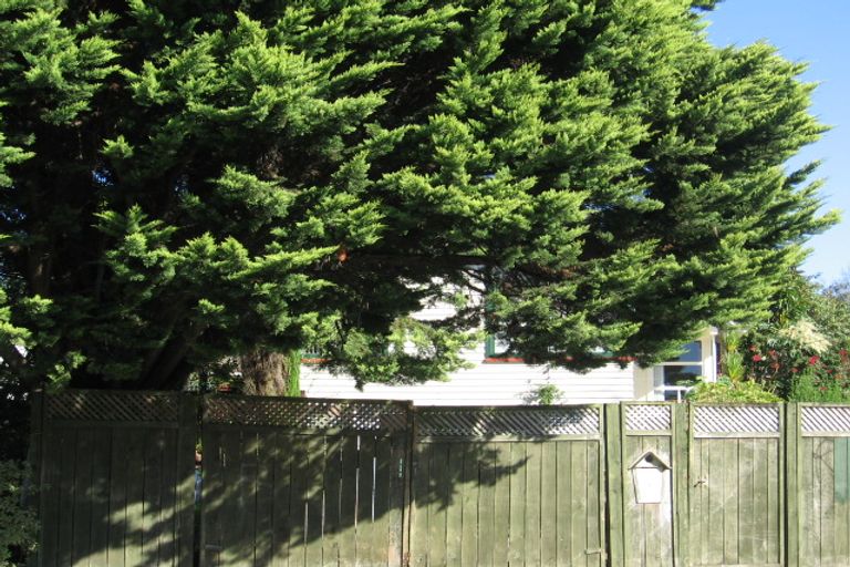 Photo of property in 1 Paewai Road, Glen Eden, Auckland, 0602