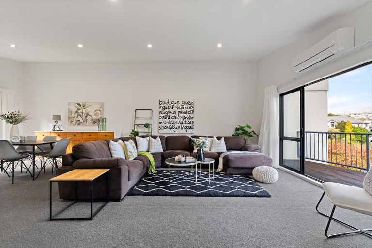 Photo of property in 7 Joseph Banks Drive, Whitby, Porirua, 5024