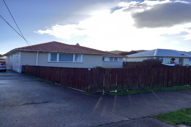 Photo of property in 55 Strand Crescent, Naenae, Lower Hutt, 5011