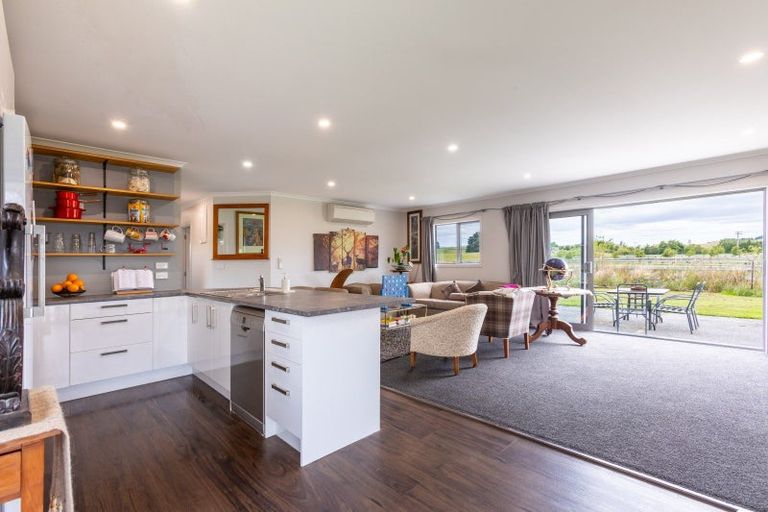 Photo of property in 220 Cowper Road, Dannevirke, 4976