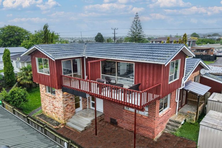 Photo of property in 73 Rimu Street, New Lynn, Auckland, 0600
