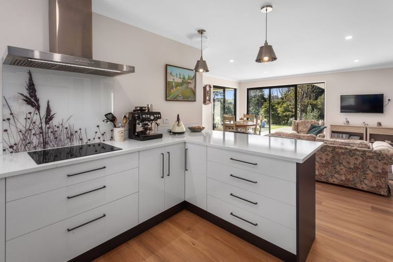 Photo of property in 11 Cherrywood Rise, Paparoa, 0571