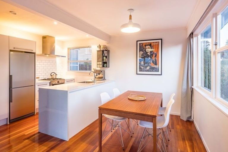 Photo of property in 7 Pauline Way, Paparangi, Wellington, 6037