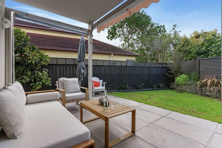 Photo of property in 31a Oakwood Grove, Eastern Beach, Auckland, 2012