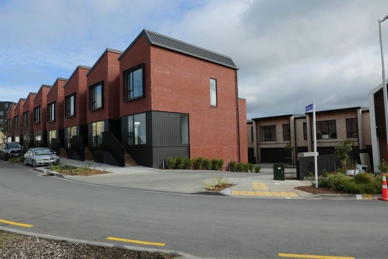 Photo of property in 8/2 Marlborough Crescent, Hobsonville, Auckland, 0616