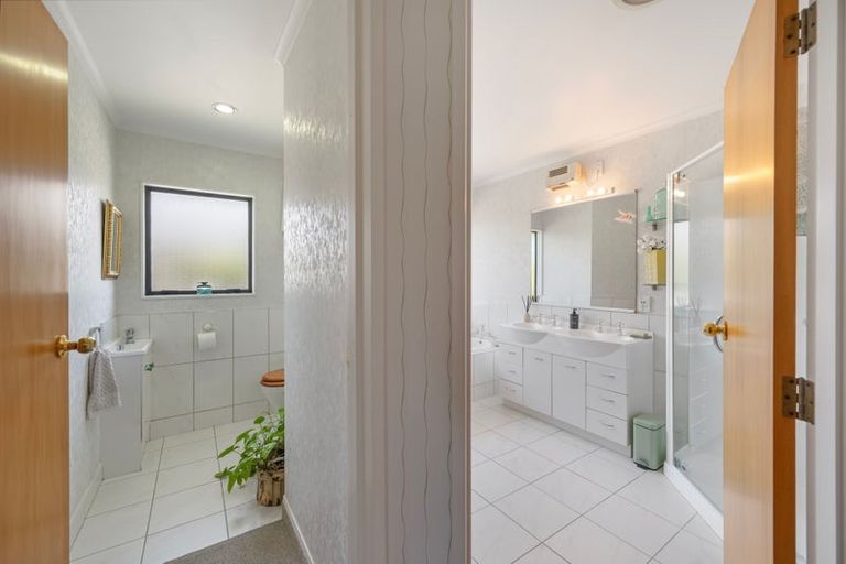 Photo of property in 10 Bishops Close, Greenmeadows, Napier, 4112