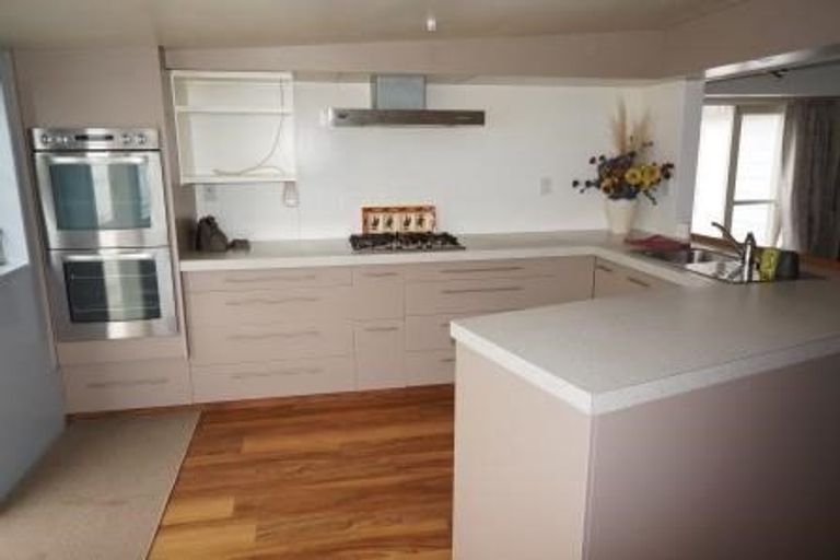 Photo of property in 22 Broadway Avenue, Waikuku Beach, 7473