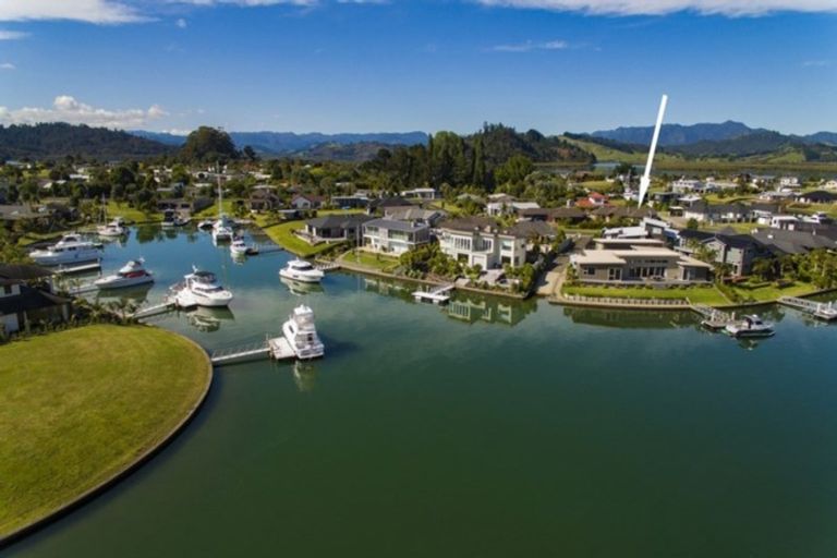 Photo of property in 9 Waitotara Way, Whitianga, 3510