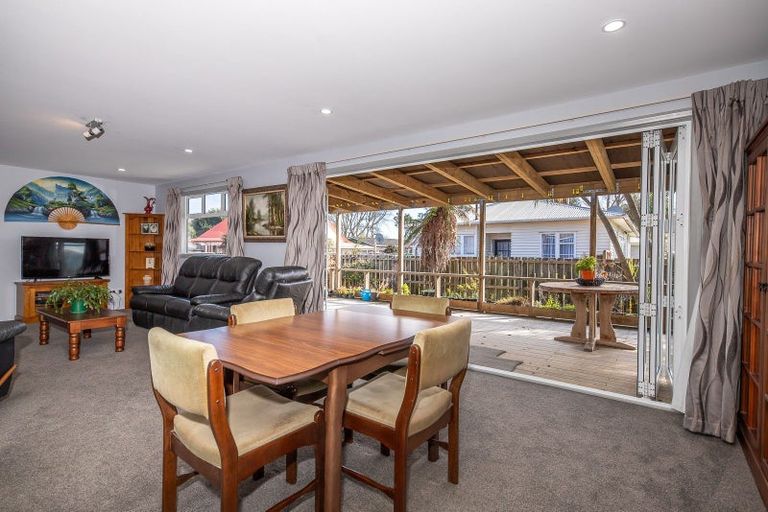 Photo of property in 28 Queen Street, Westport, 7825