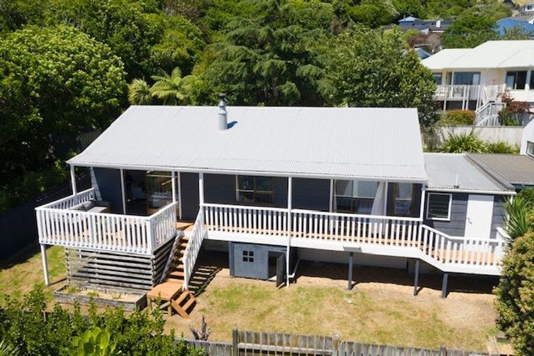 Photo of property in 5 Amokura Street, Waikanae, 5036