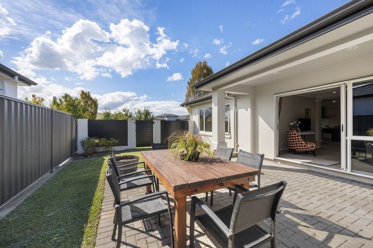 Photo of property in 14 Palliser Place, Poraiti, Napier, 4112
