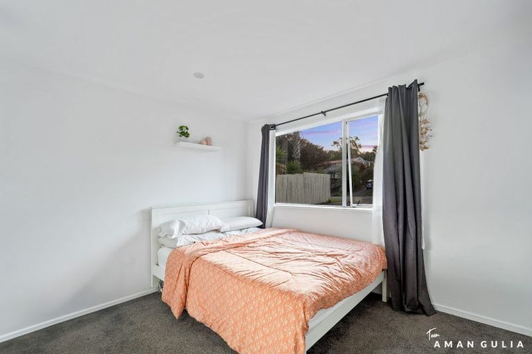 Photo of property in 18 Hydra Place, Glen Eden, Auckland, 0602