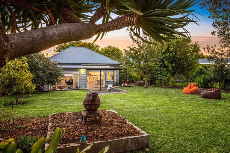 Photo of property in 10 High Street, Devonport, Auckland, 0624