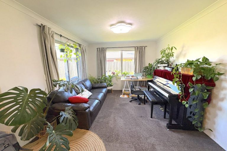 Photo of property in 17 Greenwich Street, Halswell, Christchurch, 8025