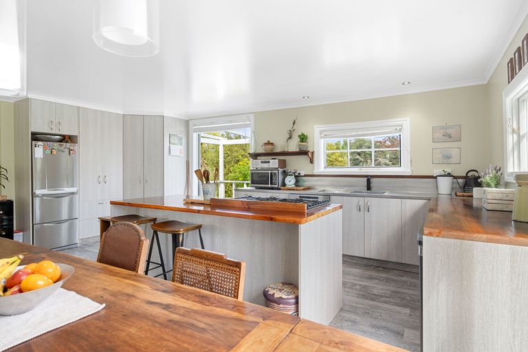 Photo of property in 1033 Masterton Castlepoint Road, Tauweru, Masterton, 5889