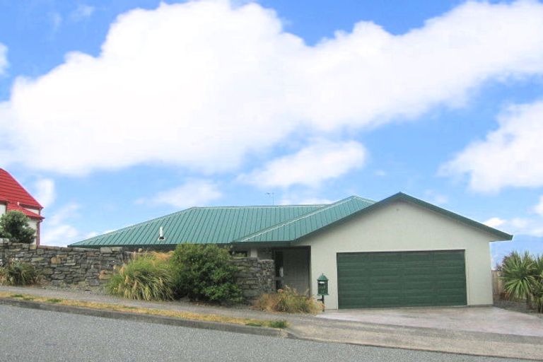 Photo of property in 83 Ashton Fitchett Drive, Brooklyn, Wellington, 6021