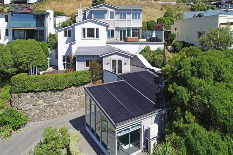Photo of property in 2 Challenger Lane, Redcliffs, Christchurch, 8081
