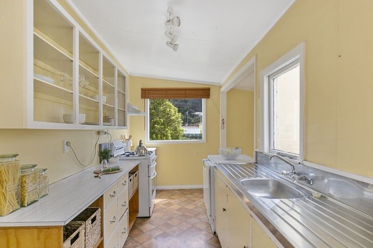 Photo of property in 142 Clyde Street, Island Bay, Wellington, 6023