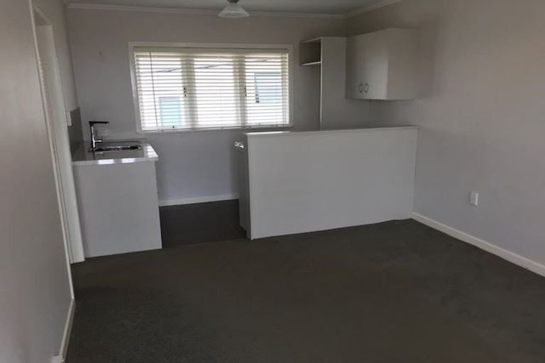 Photo of property in 4/2 Outhwaite Lane, Grafton, Auckland, 1023