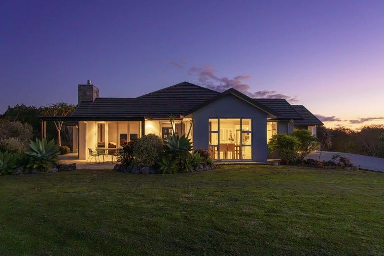 Photo of property in 93 West Ridge Road, Maunu, Whangarei, 0110