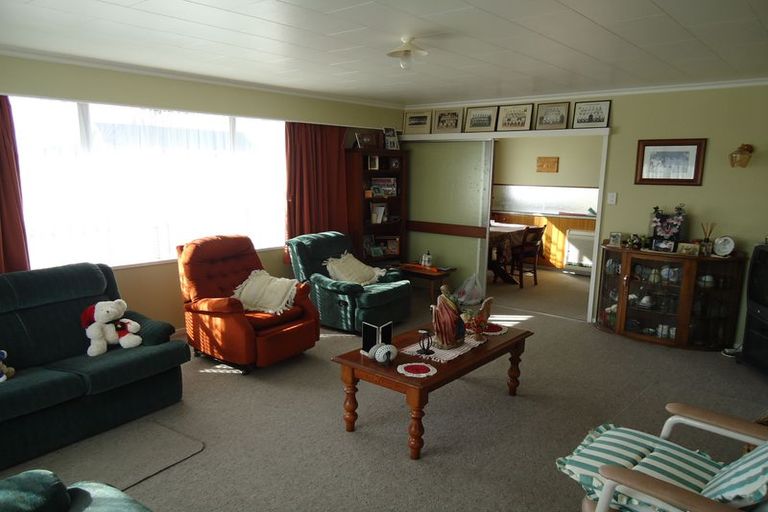 Photo of property in 5a Cameron Street, Waimate, 7924