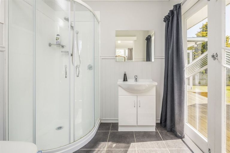 Photo of property in 35 Youngs Road, Papakura, 2110