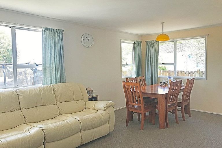 Photo of property in 6 Tangelo Place, Bucklands Beach, Auckland, 2012