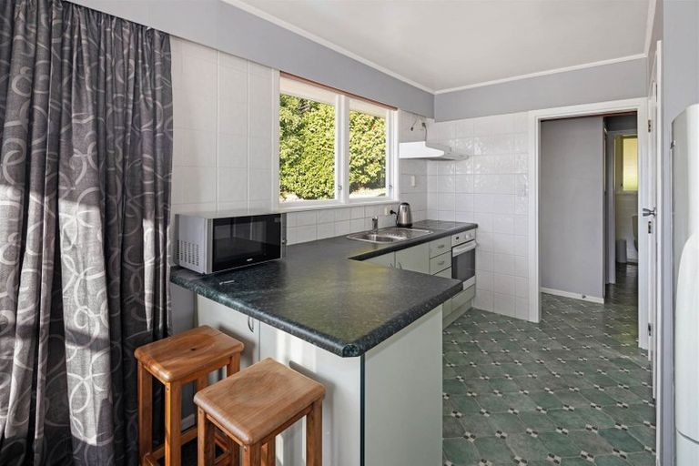 Photo of property in 3 Terrance Grove, Paparangi, Wellington, 6037