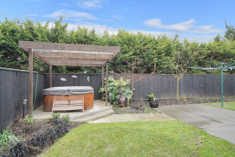 Photo of property in 11 Franklin Drive, Rangiora, 7400