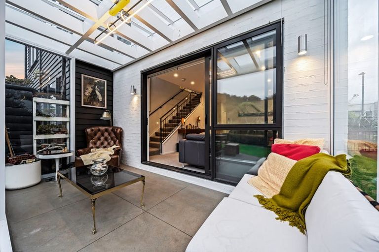 Photo of property in 4 Matairangi Avenue, Totara Heights, Auckland, 2105