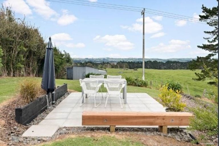 Photo of property in 37 Cameron Road, Waiuku, 2681