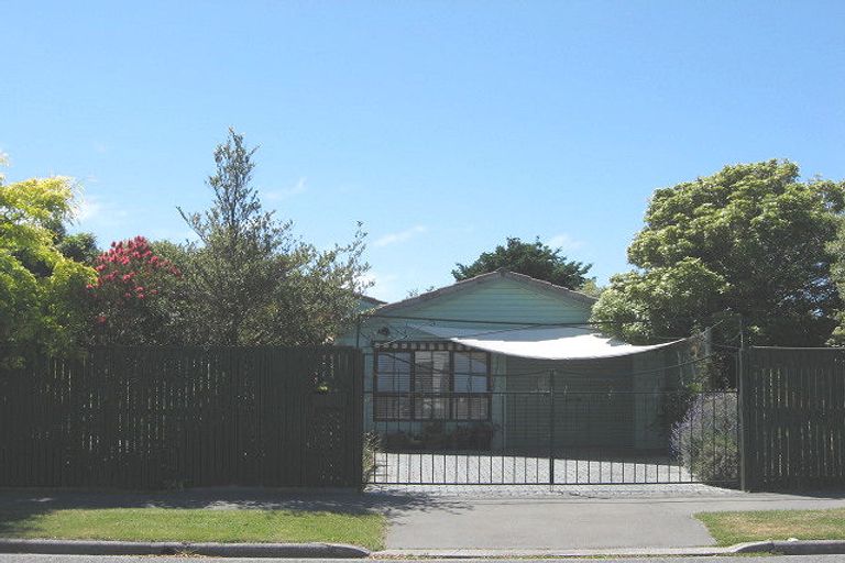 Photo of property in 34 Donnington Street, Parklands, Christchurch, 8083