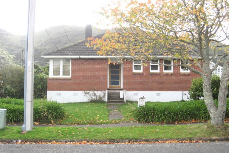 Photo of property in 1 Reuben Grove, Naenae, Lower Hutt, 5011