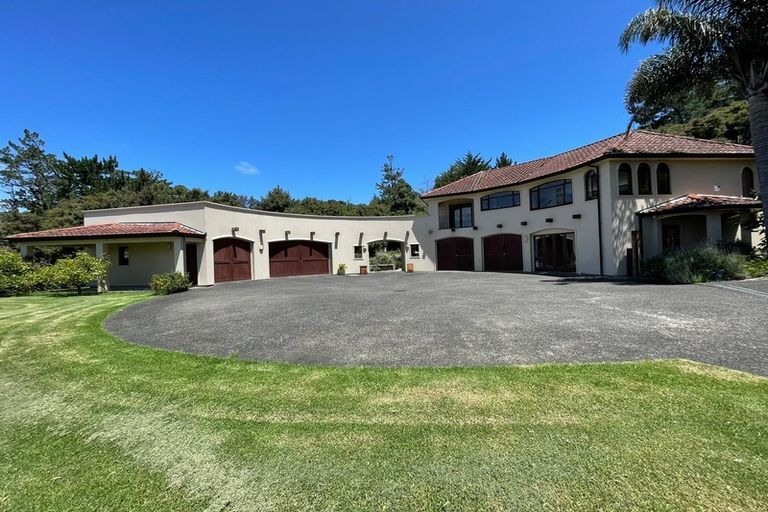 Photo of property in 249b Paremoremo Road, Lucas Heights, Auckland, 0632