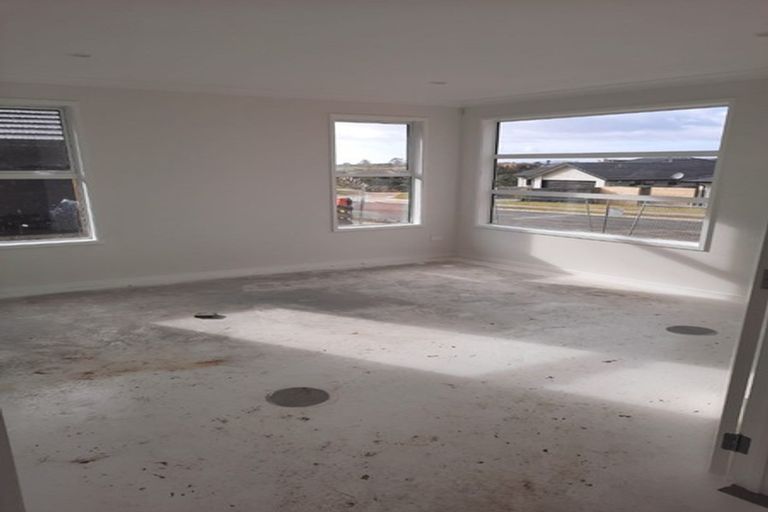 Photo of property in 33 Lakeside Terrace, Omokoroa, 3114