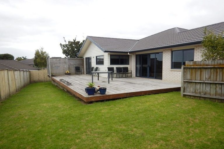 Photo of property in 6 Mcwhirters Farm Lane, Massey, Auckland, 0614