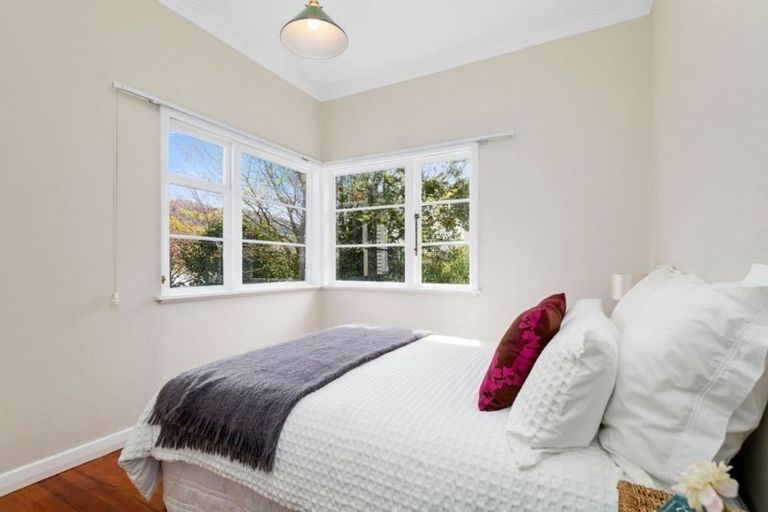 Photo of property in 36 Hinau Street, Tawa, Wellington, 5028