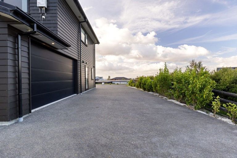 Photo of property in 3 Lealands Lane, Aokautere, Palmerston North, 4471