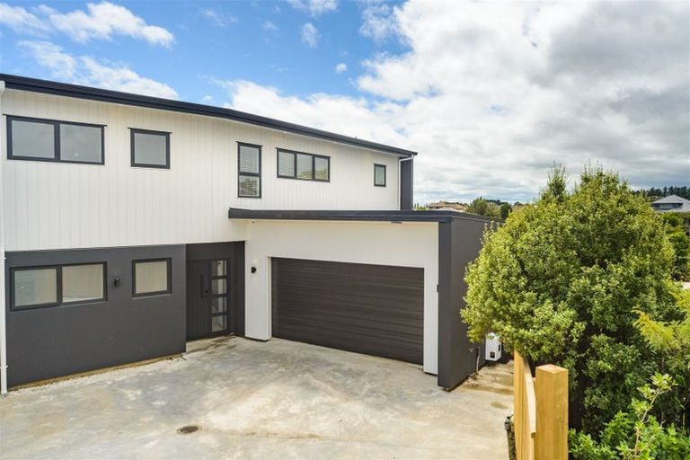 Photo of property in 18 Silkwood Place, Fitzherbert, Palmerston North, 4410