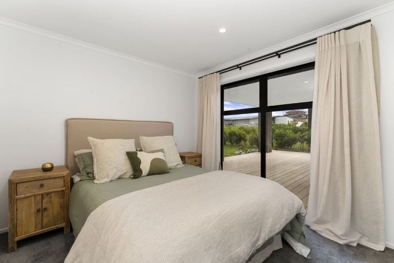 Photo of property in 45 Te Ara Kawakahia, Waikanae, 5036