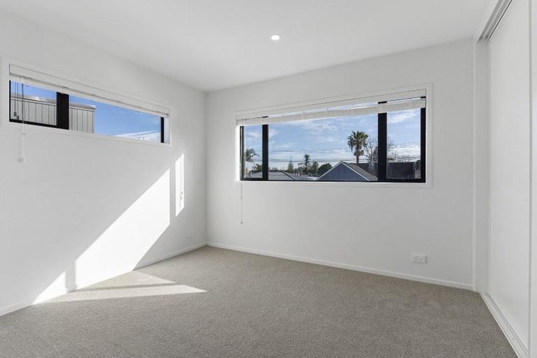 Photo of property in 2 Stokes Avenue, Te Atatu Peninsula, Auckland, 0610