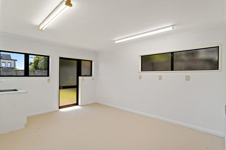 Photo of property in 31 Gilberd Place, Torbay, Auckland, 0630