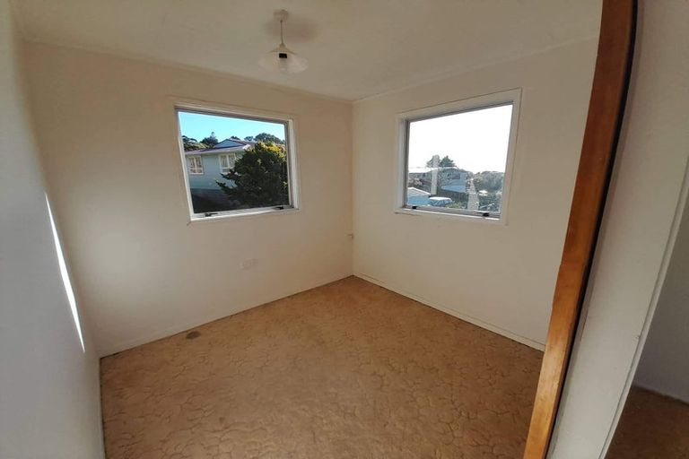 Photo of property in 59 Riversdale Drive, Merrilands, New Plymouth, 4312