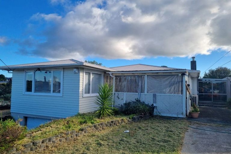 Photo of property in 11 Matipo Road, Te Atatu Peninsula, Auckland, 0610