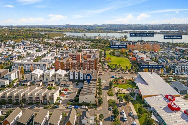 Photo of property in 31 De Havilland Road, Hobsonville, Auckland, 0618