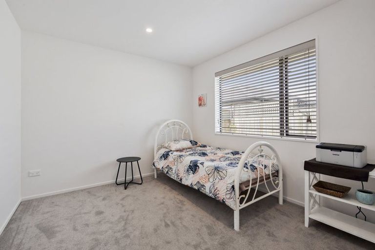 Photo of property in 15 Grey View Grove, Rangiora, 7400