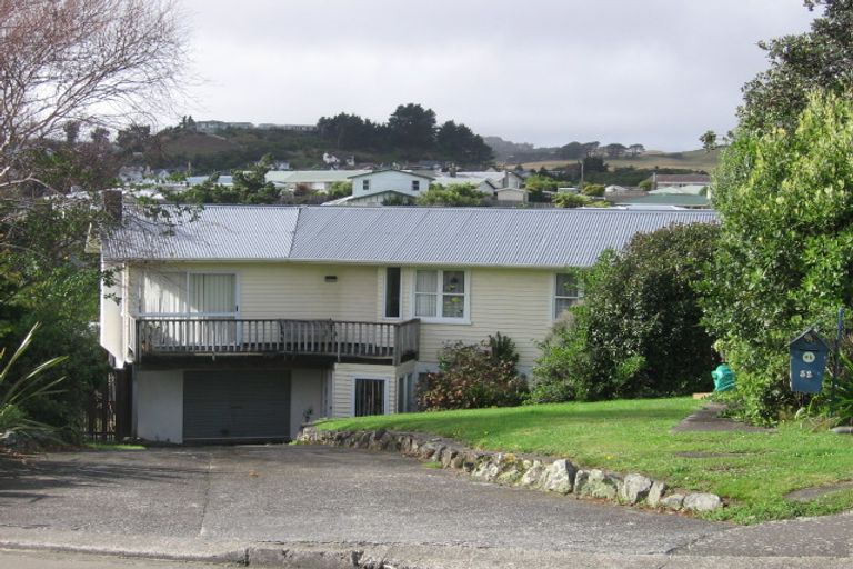 Photo of property in 32 Lynda Avenue, Paparangi, Wellington, 6037