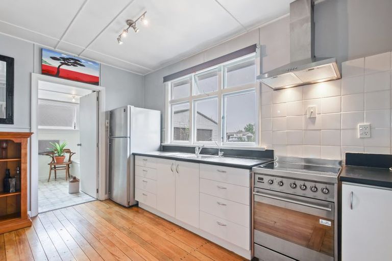 Photo of property in 178a High Street, Oxford, 7430