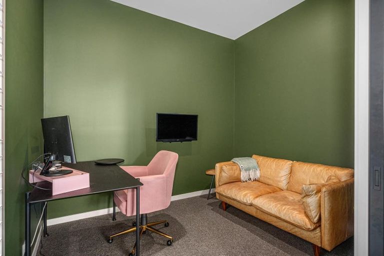 Photo of property in 23 Otakau Road, Milford, Auckland, 0620