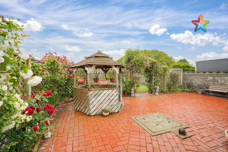 Photo of property in 49 Mauchline Street, Wallacetown, 9816